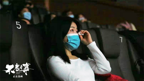电影《不老奇事》发布口碑特辑 今冬爱情佳作双十一观影首选(图2)